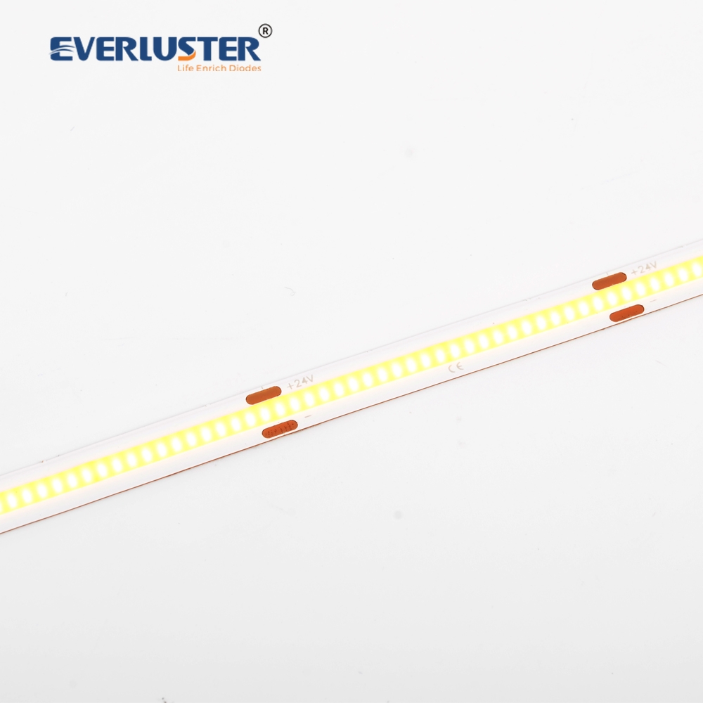 24V 25mm Abschnitt Shaftierbare EU-Norm 480chips Flexibler COB-Streifen